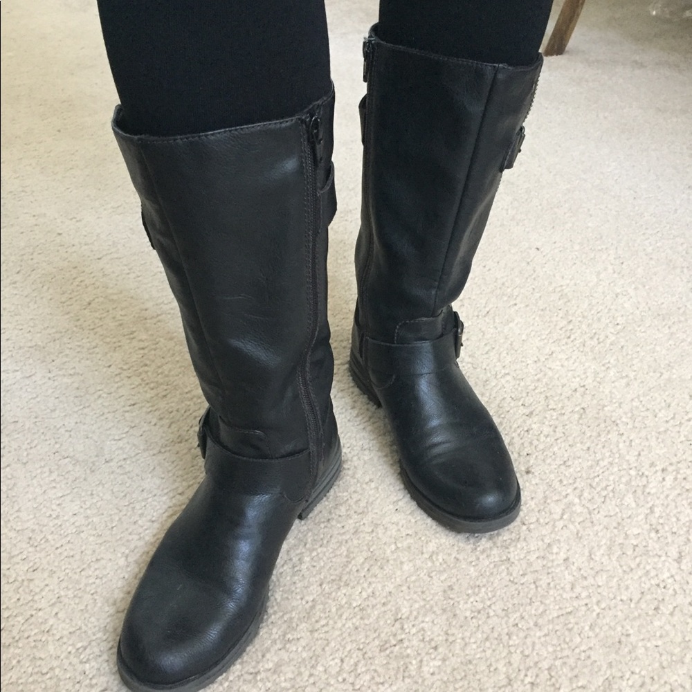 Leather Moto-style boot - Picture 2 of 8